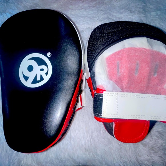 🖤❤️ Punch Mitts ❤️🖤 - Picture 3 of 3